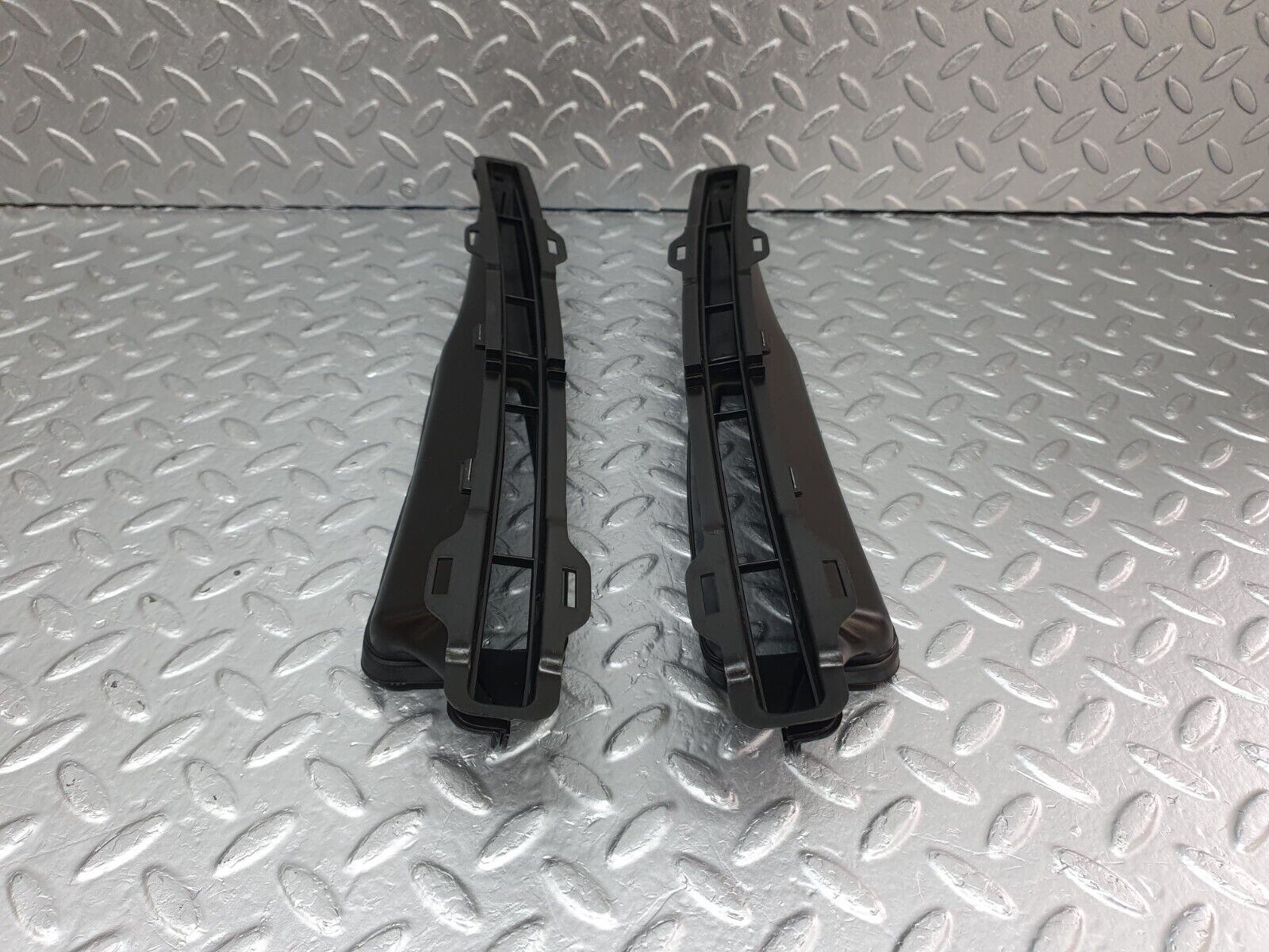 42325 Mercedes-Benz R129 320SL Coupe Dashboard Air Vent Duct 1298300119 1298300219