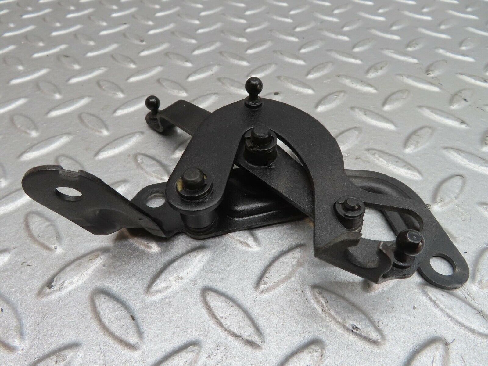 13805 Mercedes-Benz R107 450SL Throttle Linkage