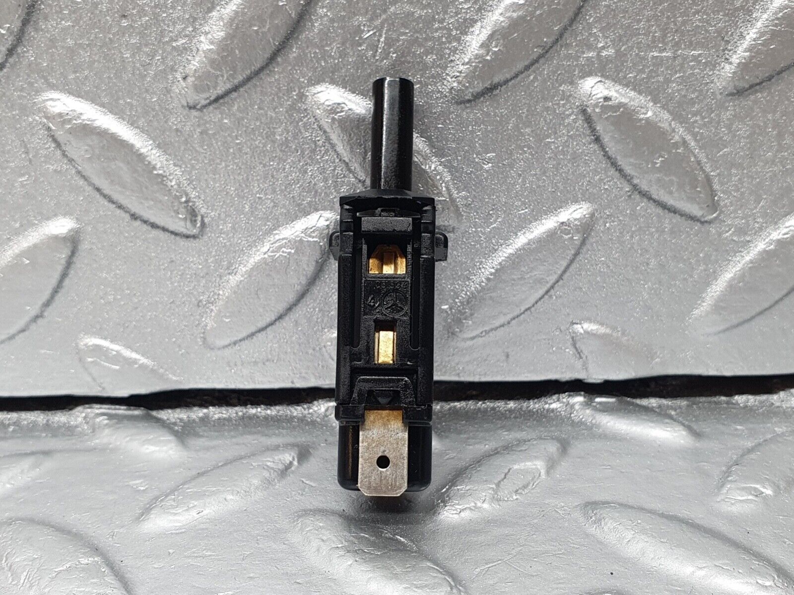 42991 Mercedes-Benz W201 190 Door Contact Switch 0015458714