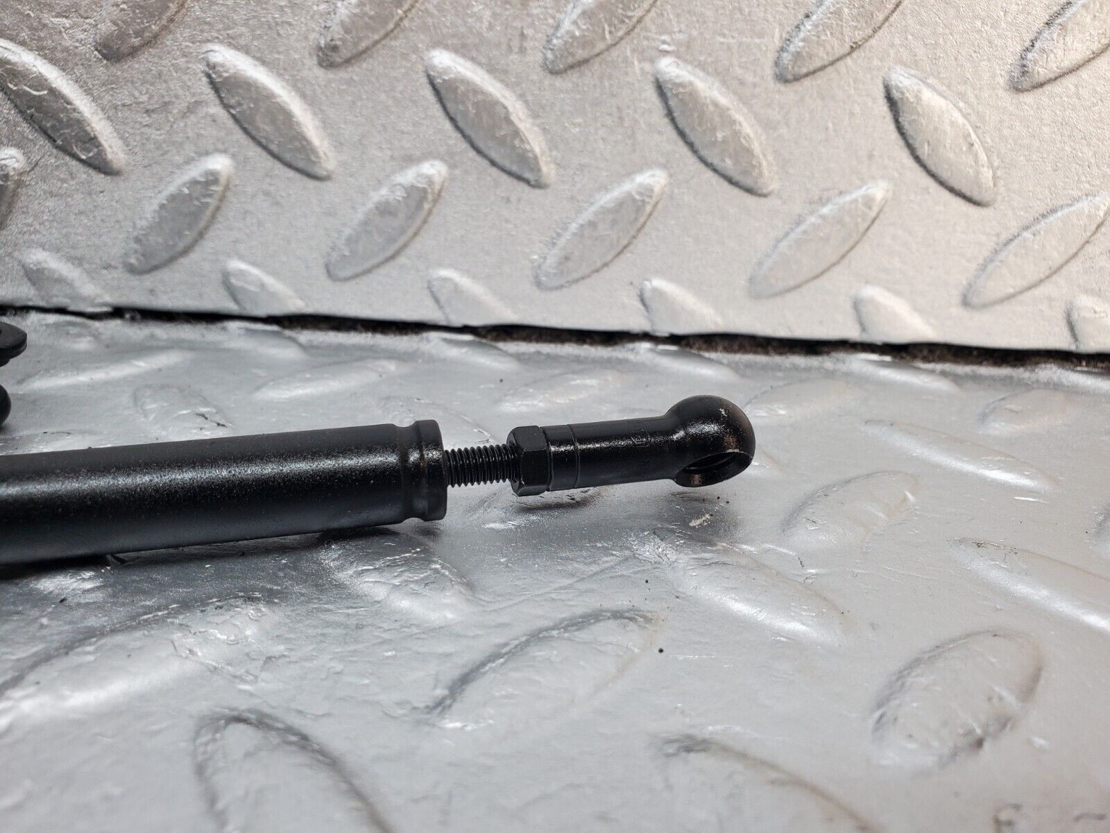 45935 Mercedes-Benz W126 420SE Throttle Linkage