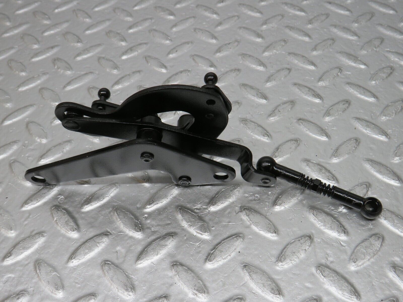 32759 Mercedes-Benz C107 R107 350 V8 Throttle Linkage