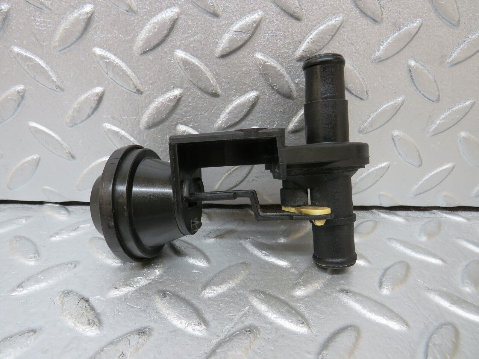 35387 Mercedes-Benz R107 280SL Heater Control Valve 1078300584