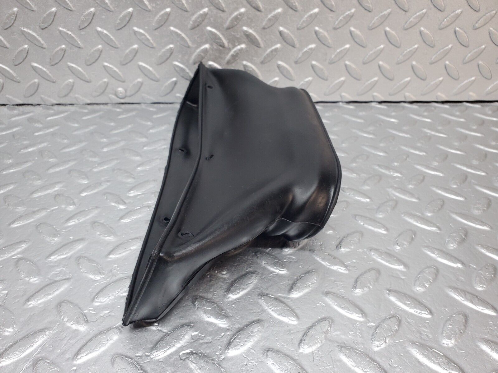 45933 Mercedes-Benz W126 420SE Heating Duct Rubber 1268320088