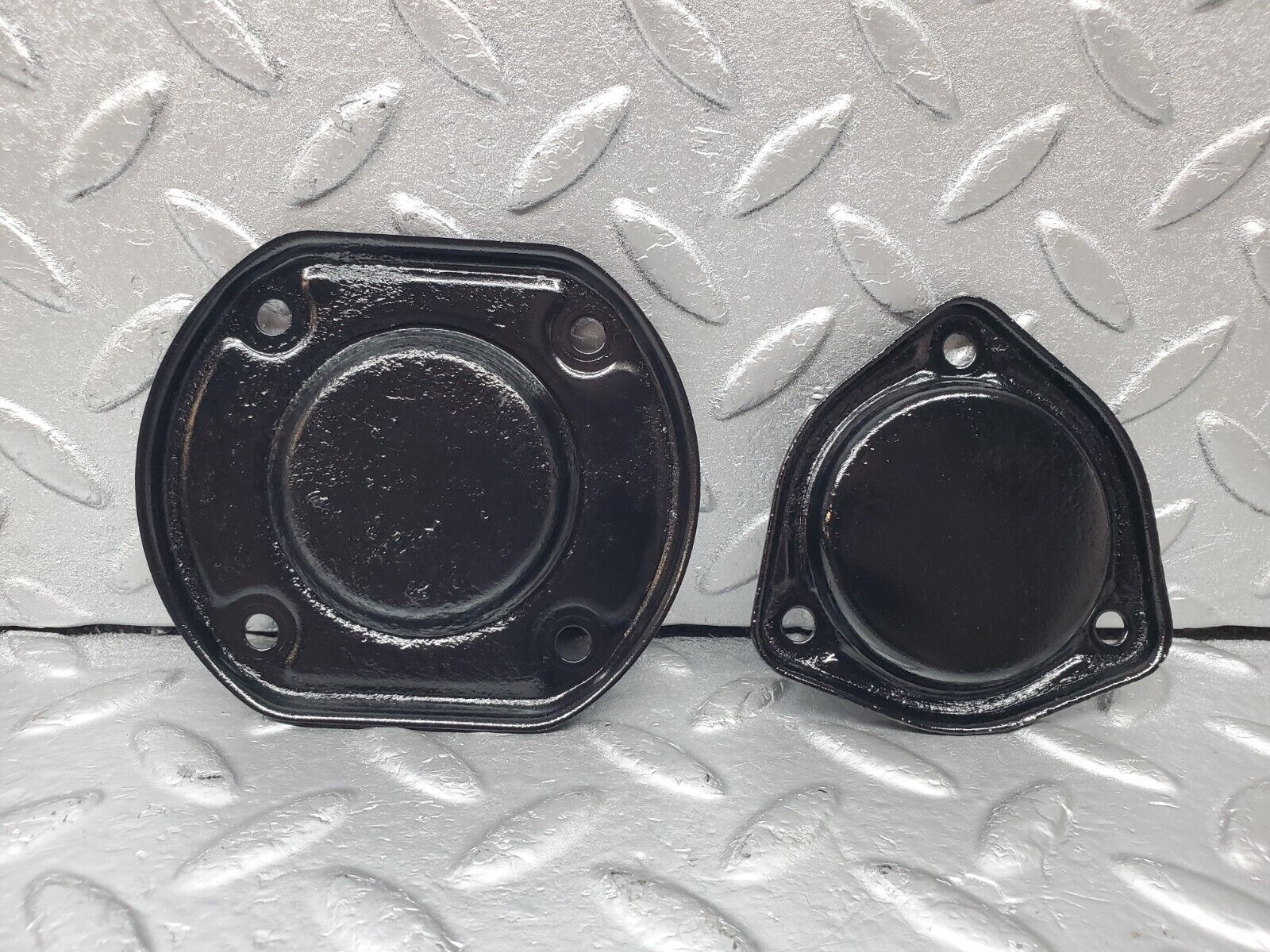 45469 Mercedes-Benz 280E M110.988 Camshaft Access Cover Plate