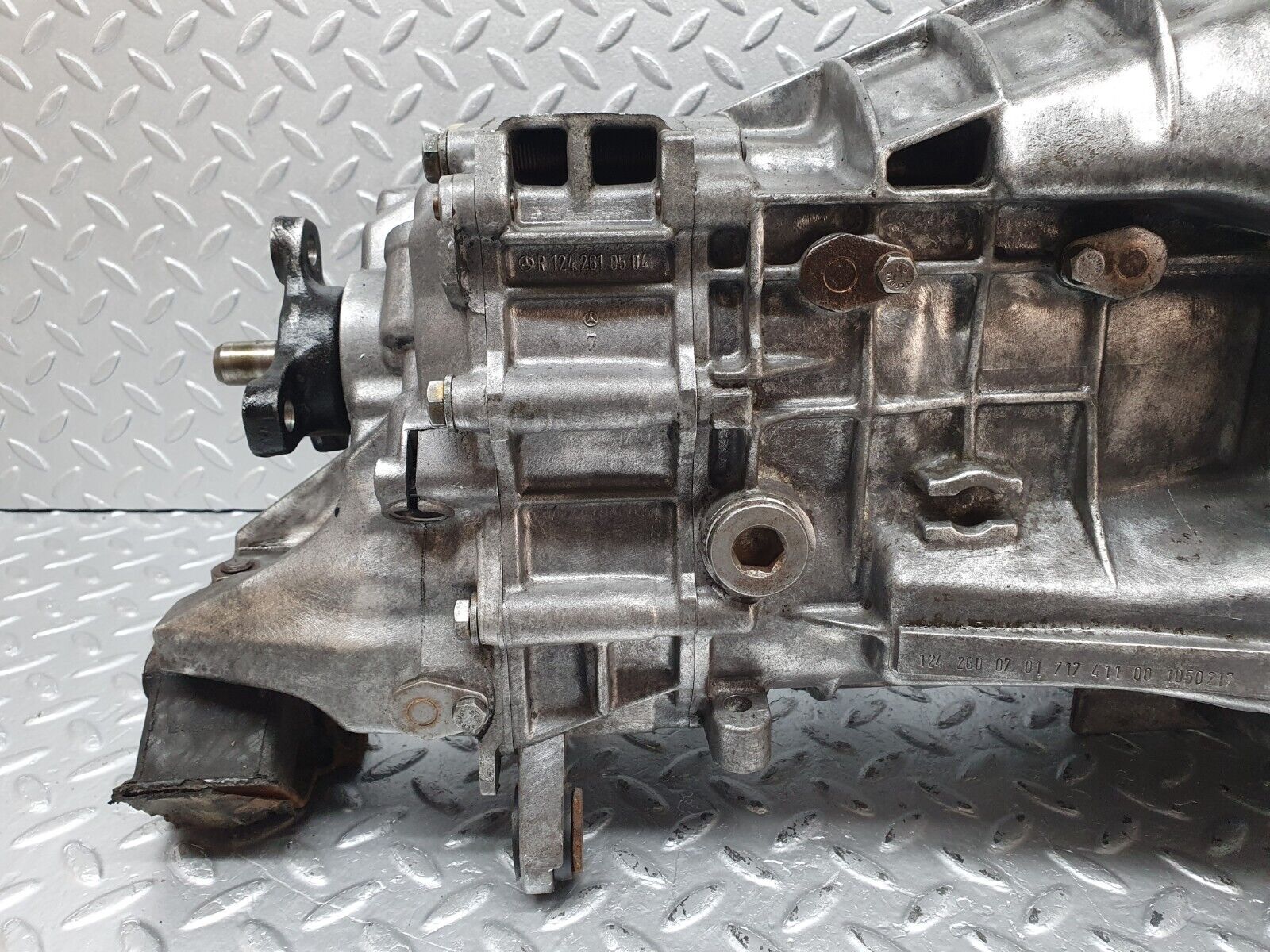 41733 Mercedes-Benz W124 200E Manual Gearbox 5 Speed 717.411 1242610301