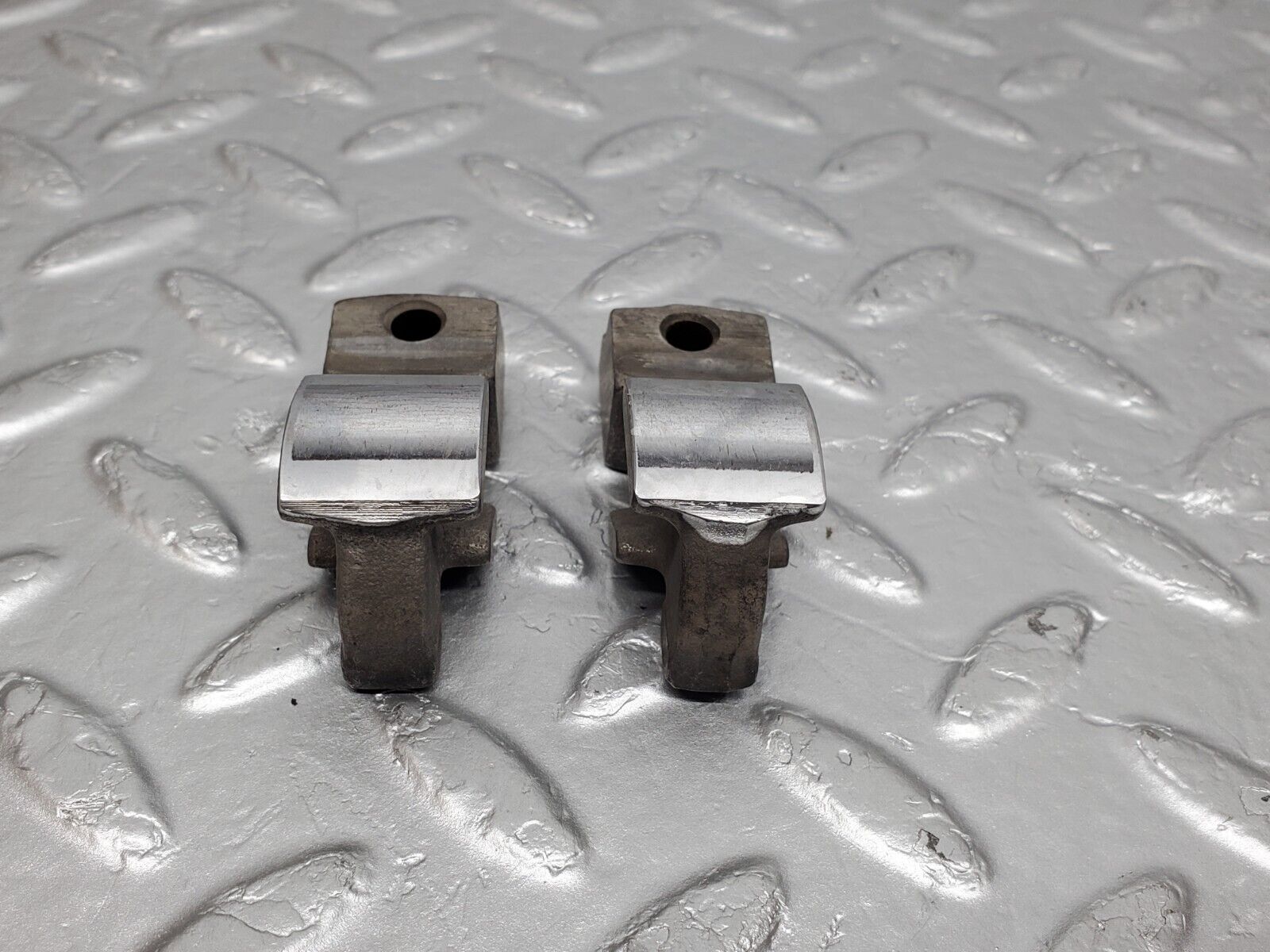 45475 Mercedes-Benz 280E M110.988 Valve Rocker Arm With Retaining Spring