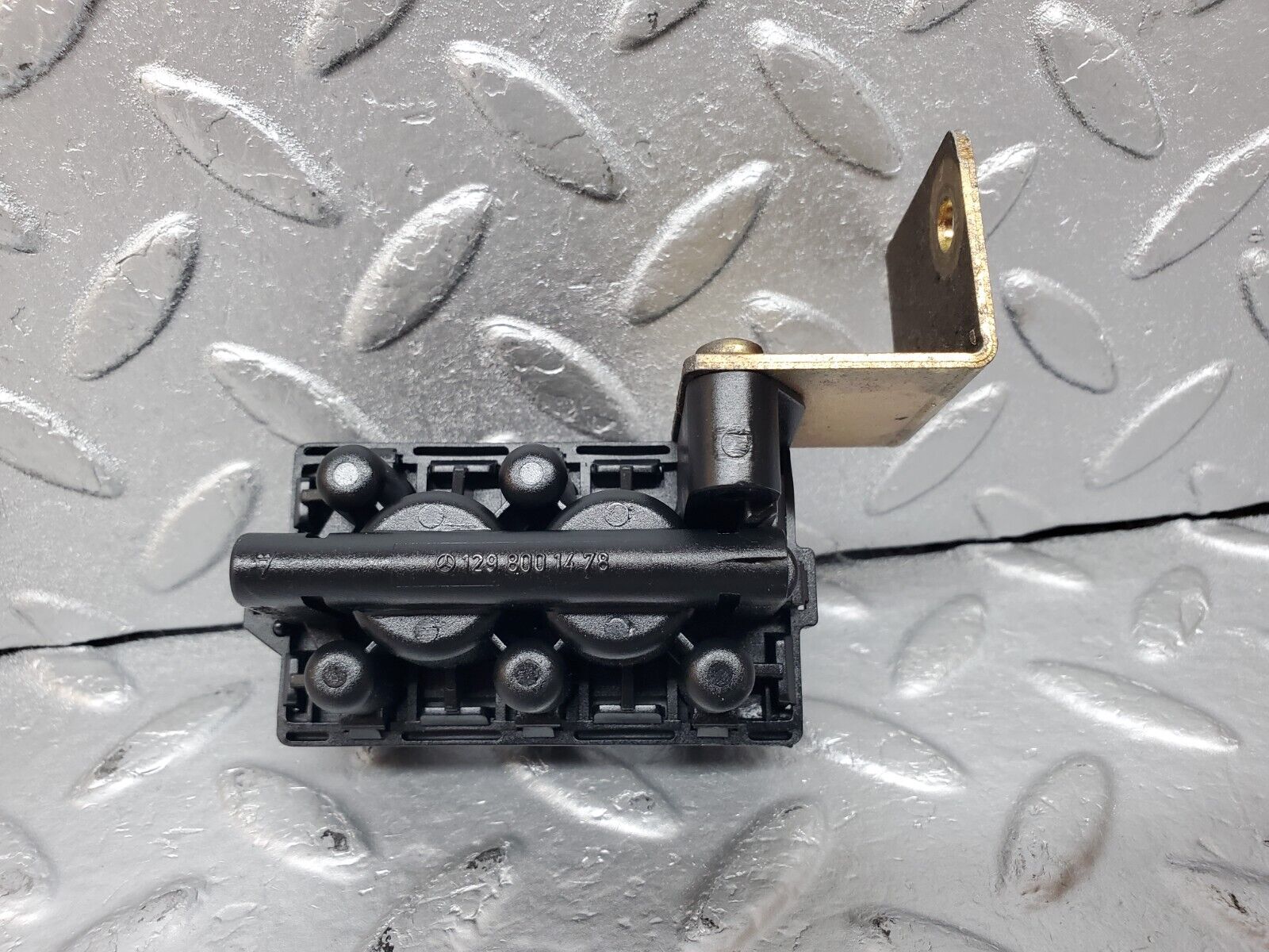 45002 Mercedes-Benz R129 300SL Coupe Vacuum Pump Distribution Unit 1298001478