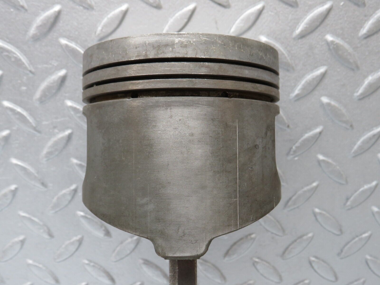 39302 Mercedes-Benz R107 500SL Piston With Connecting Rod 96,515mm