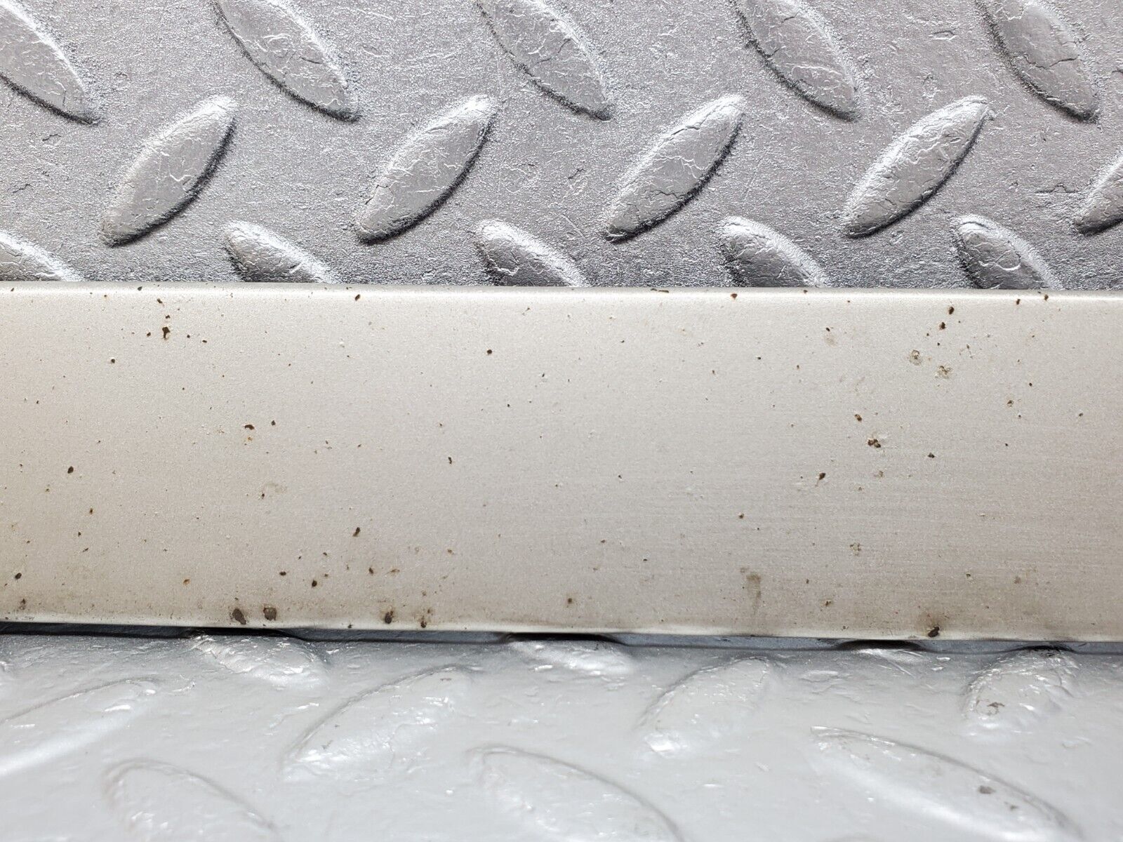 45661 Mercedes-Benz W126 420SE Under Headlight Trim Right Side