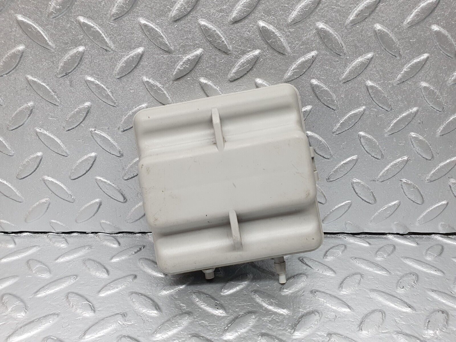 41865 Mercedes-Benz W202 C200 Vacuum Reservoir 1708050019