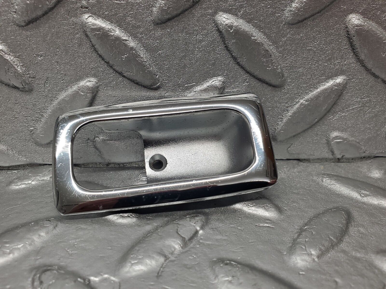 46465 Mercedes-Benz C123 280CE Coupe Door Lock Handle Surround Chrome