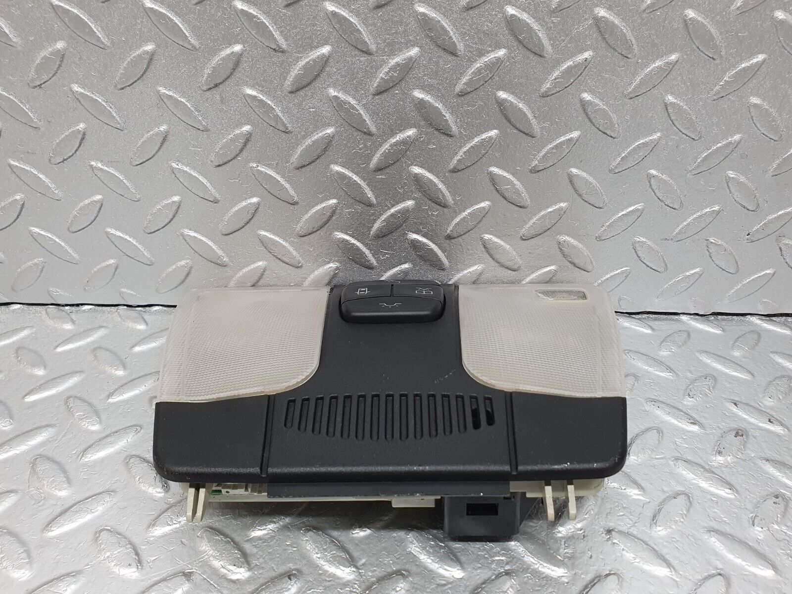 41906 Mercedes-Benz W202 C200 Interior Dome Light Hella 208820 148564 1408300008