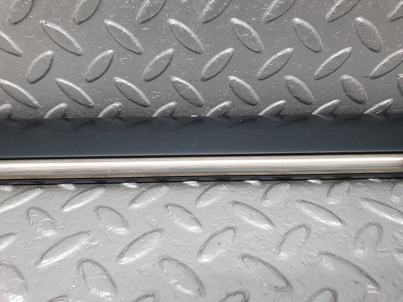 41807 Mercedes-Benz W202 C200 Rear Left Door Centre Moulding Trim 2026909762