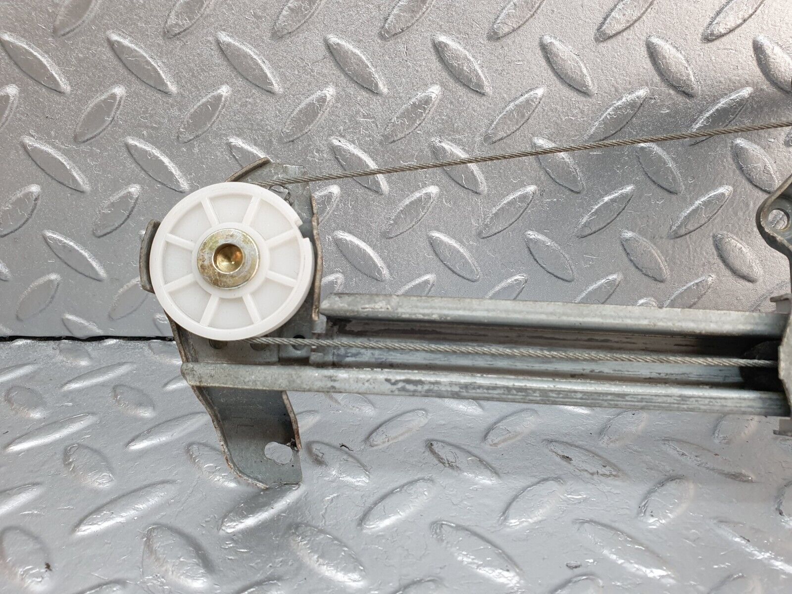 41940 Mercedes-Benz W202 C200 Rear Left Power Window Regulator