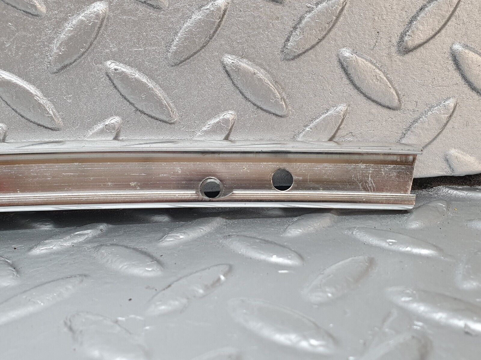 43039 Mercedes-Benz R107 Hardtop B Pillar Chrome Trim Left Side