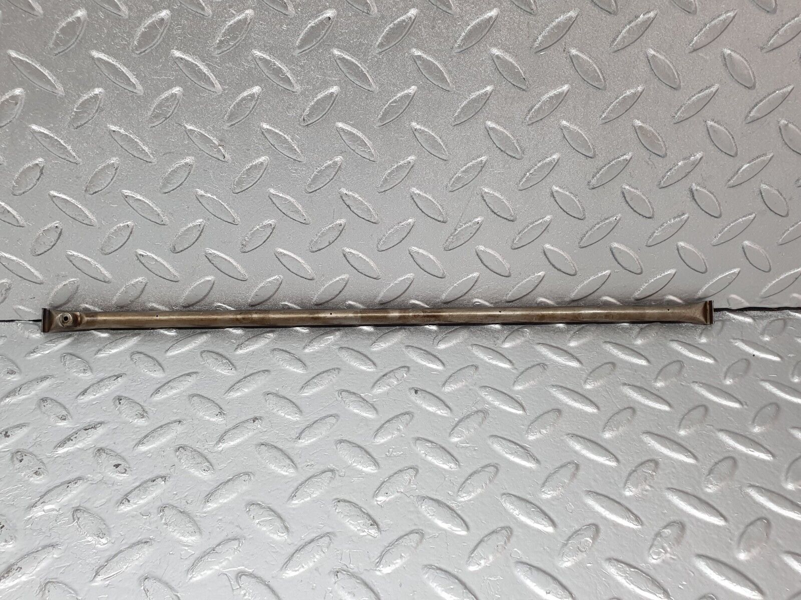 44040 Mercedes-Benz C123 230CE Coupe Camshaft Oil Tube