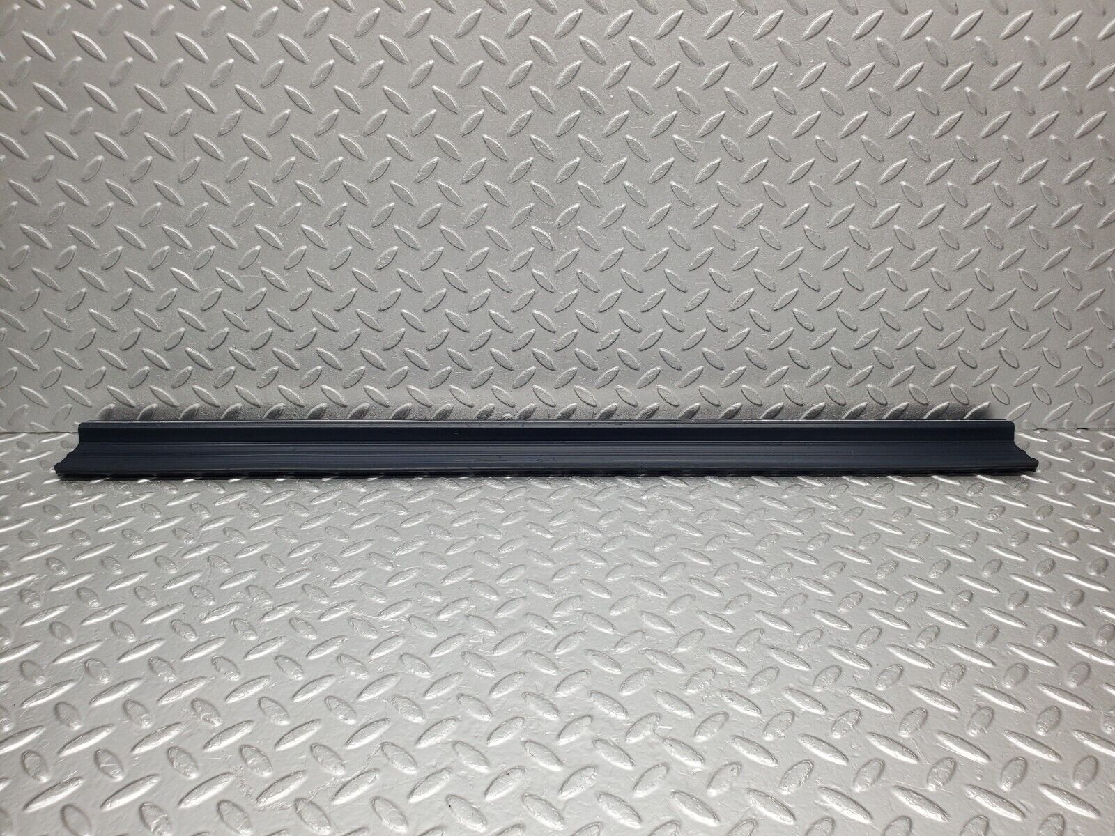 46007 Mercedes-Benz V123 240D LWB Rear Door Sill Trim Blue