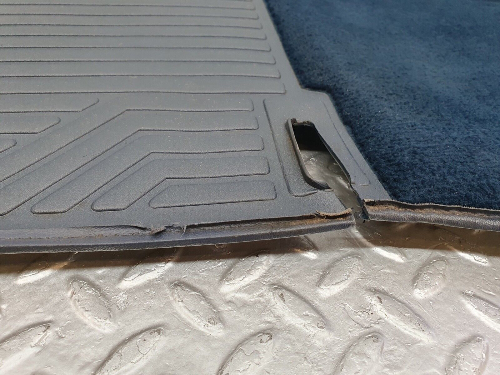 43023 Mercedes-Benz W201 190 Front Right Floor Carpet Blue 2016805462