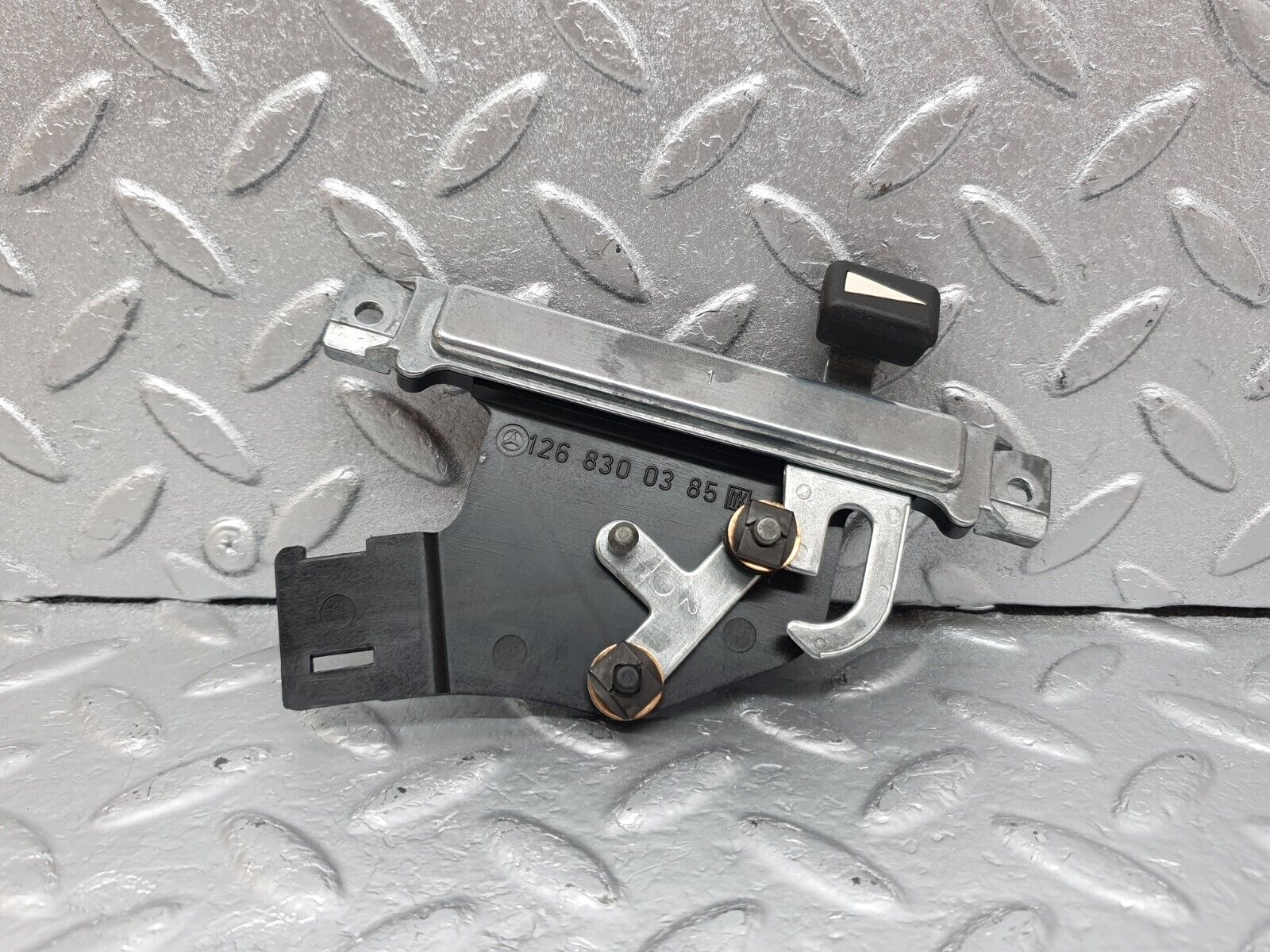 43780 Mercedes-Benz C126 380SEC Coupe Rear Heater Regulator 1268300385