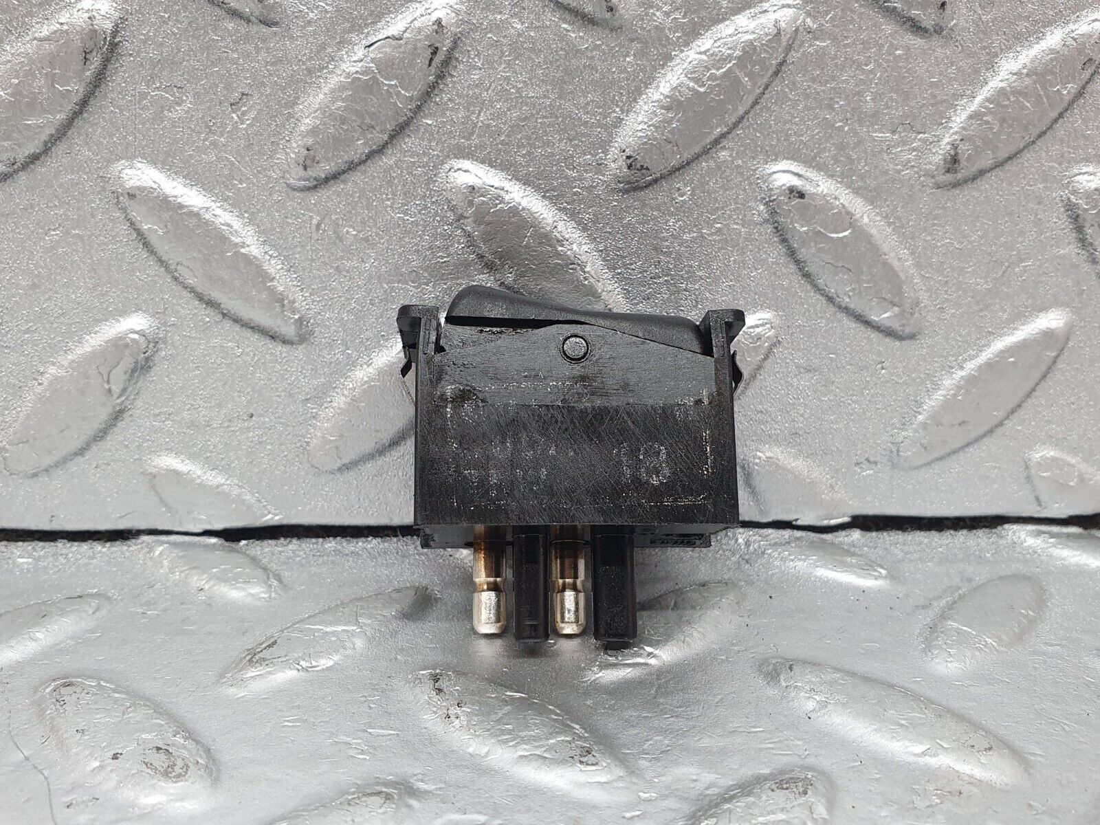 44175 Mercedes-Benz C123 230CE Coupe Interior Light Switch 0008205910