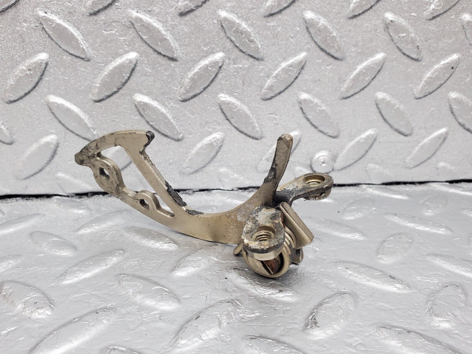 45846 Mercedes-Benz W126 420SE Bonnet Safety Latch