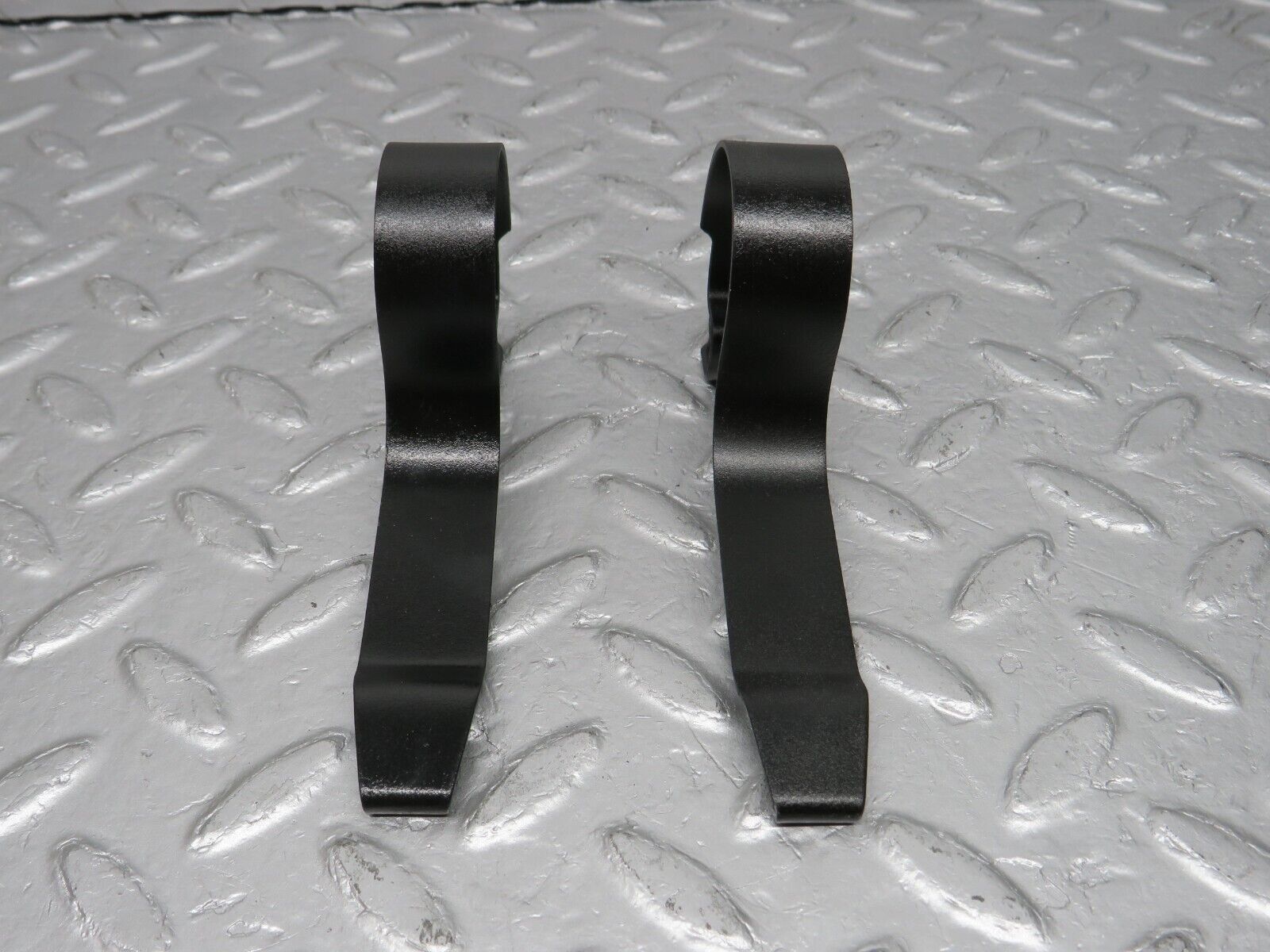 40176 Mercedes-Benz R107 350SL Radiator Fan Shroud Holder Bracket 2x