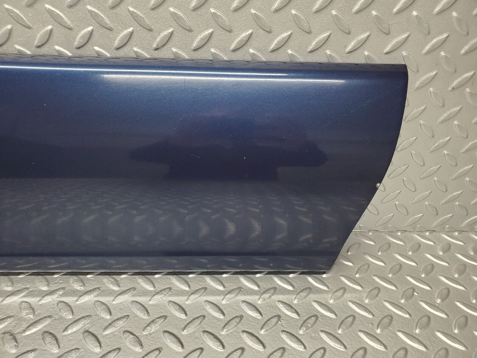 46746 Mercedes-Benz R129 320SL Coupe Right Door Lower Moulding Trim 1296902240