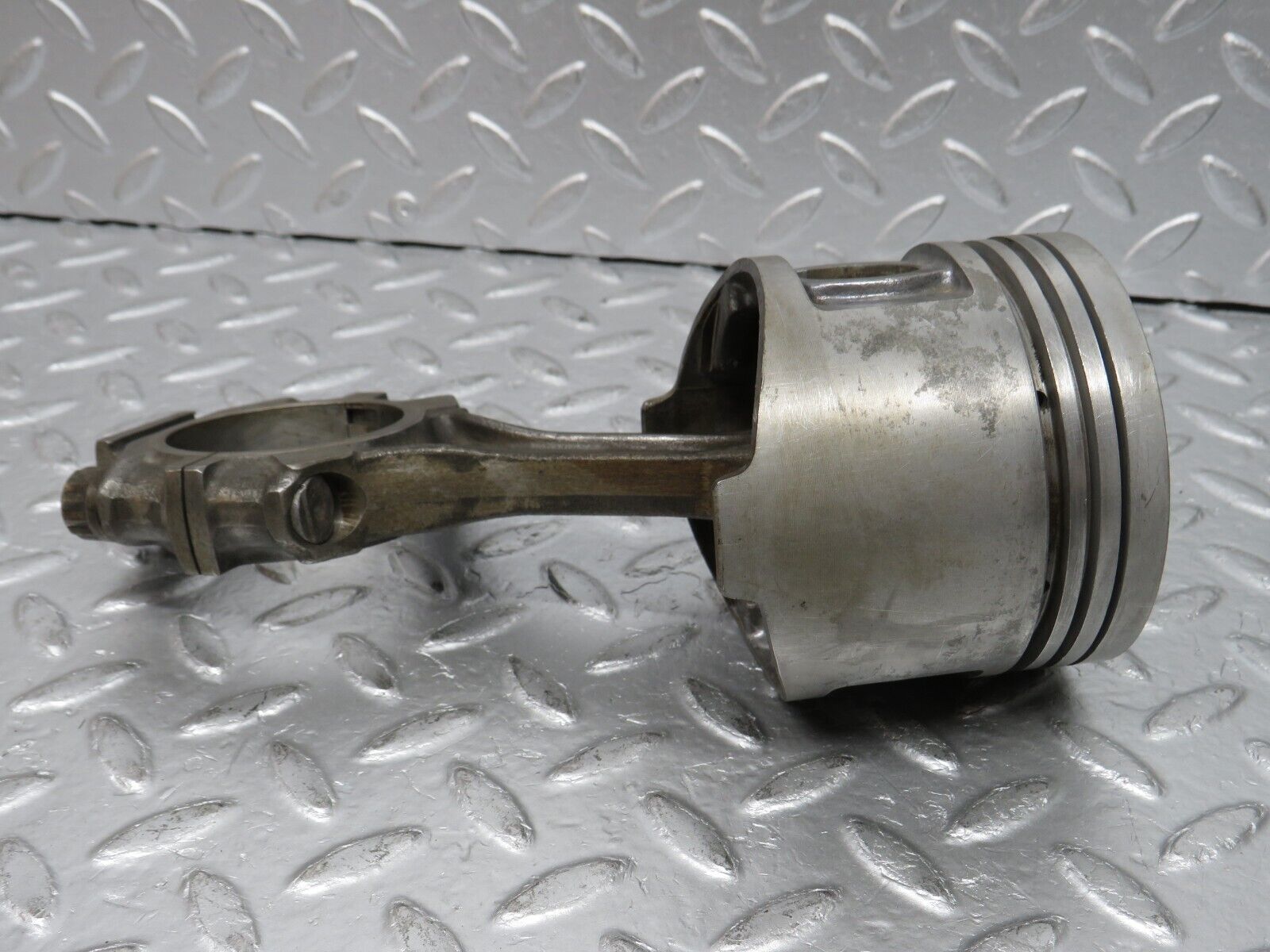 32776 Mercedes-Benz C107 R107 350 V8 Piston With Connecting Rod 92mm 11607