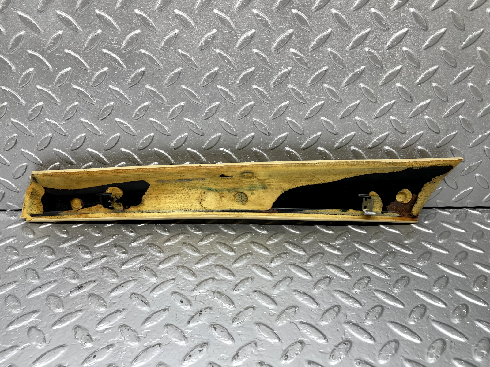 44255 Mercedes-Benz W123 280E A Pillar Cover Panel Right Side Beige