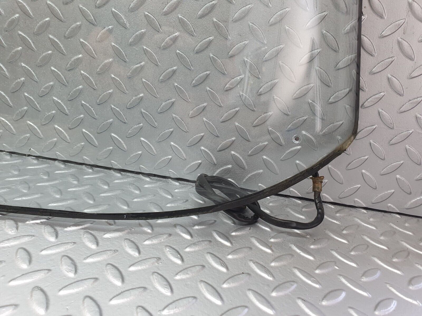 43217 Mercedes-Benz W108 280SE Rear Heated Windscreen