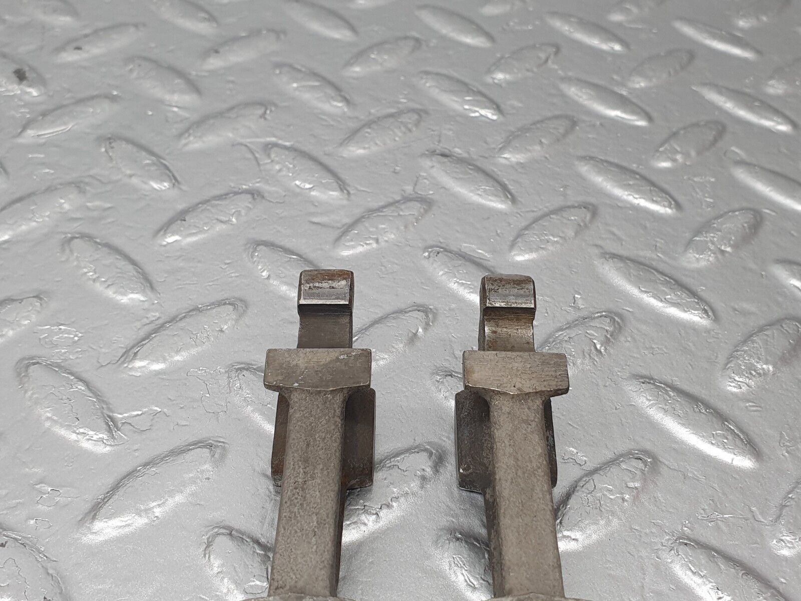 43361 Mercedes-Benz W108 280SE Valve Rocker Arm With Retaining Spring