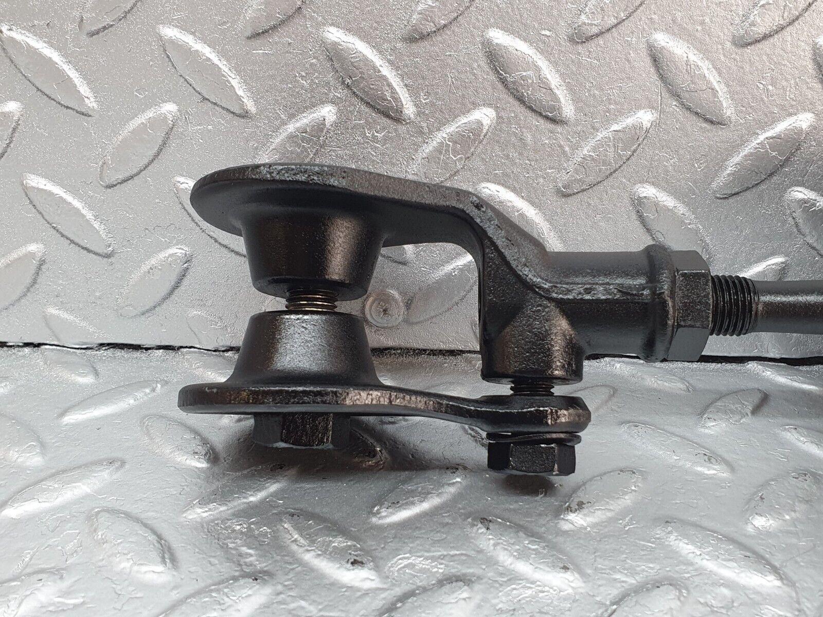 43142 Mercedes-Benz W108 280SE Strut Rear Axle Mount 1113510240 1113510340 1113510444