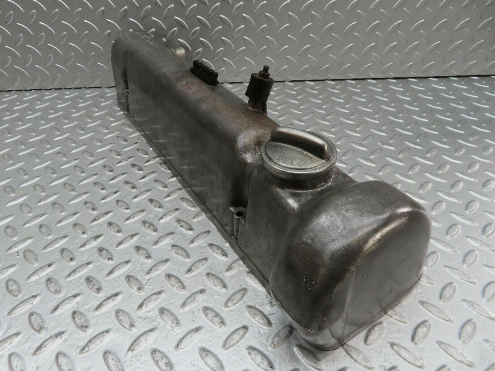 15666 Mercedes-Benz R107 450SL Cylinder Head Valve Cover Right Side 1160163305