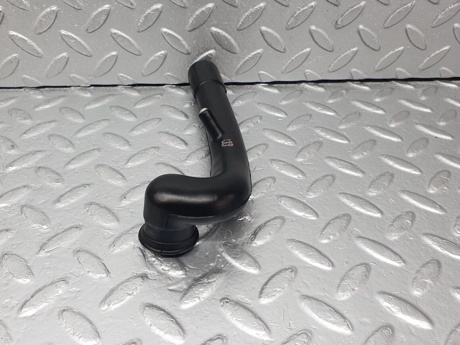 43666 Mercedes-Benz C126 380SEC Coupe Crankcase Breather Hose Pipe 1160940791