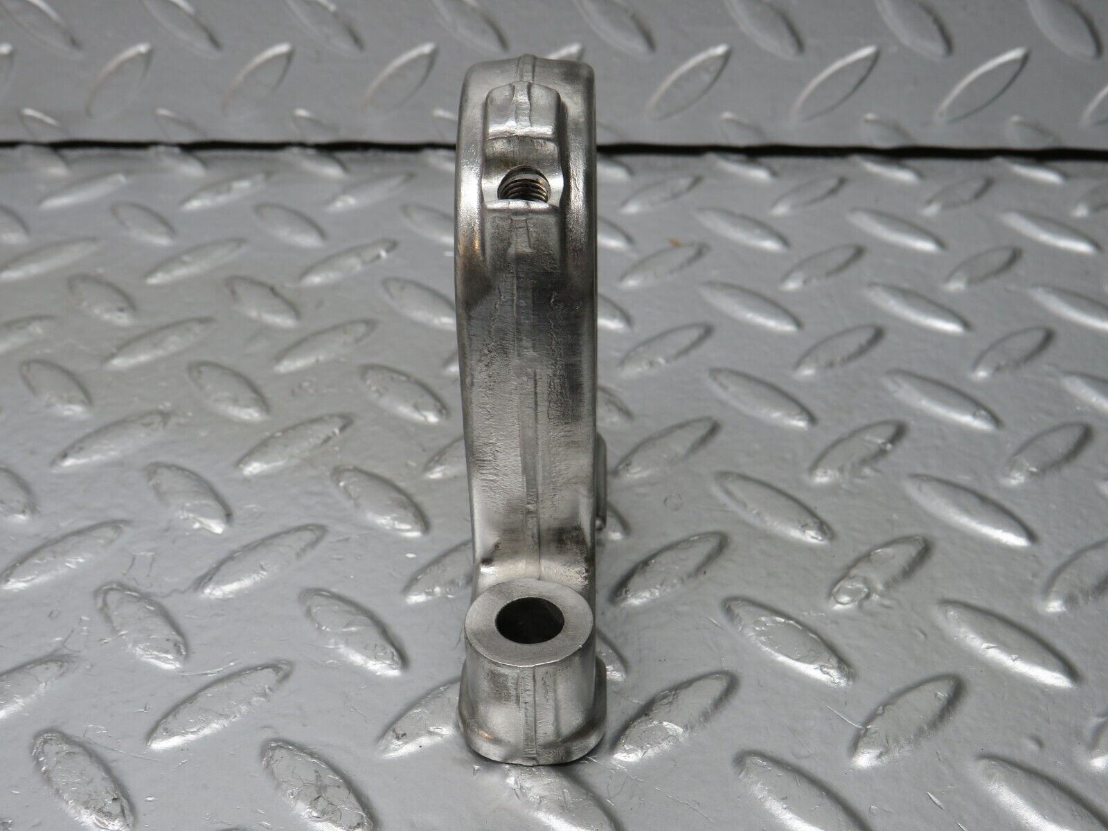 33000 Mercedes-Benz C107 R107 350 V8 Camshaft Tower Bearing 1160512112