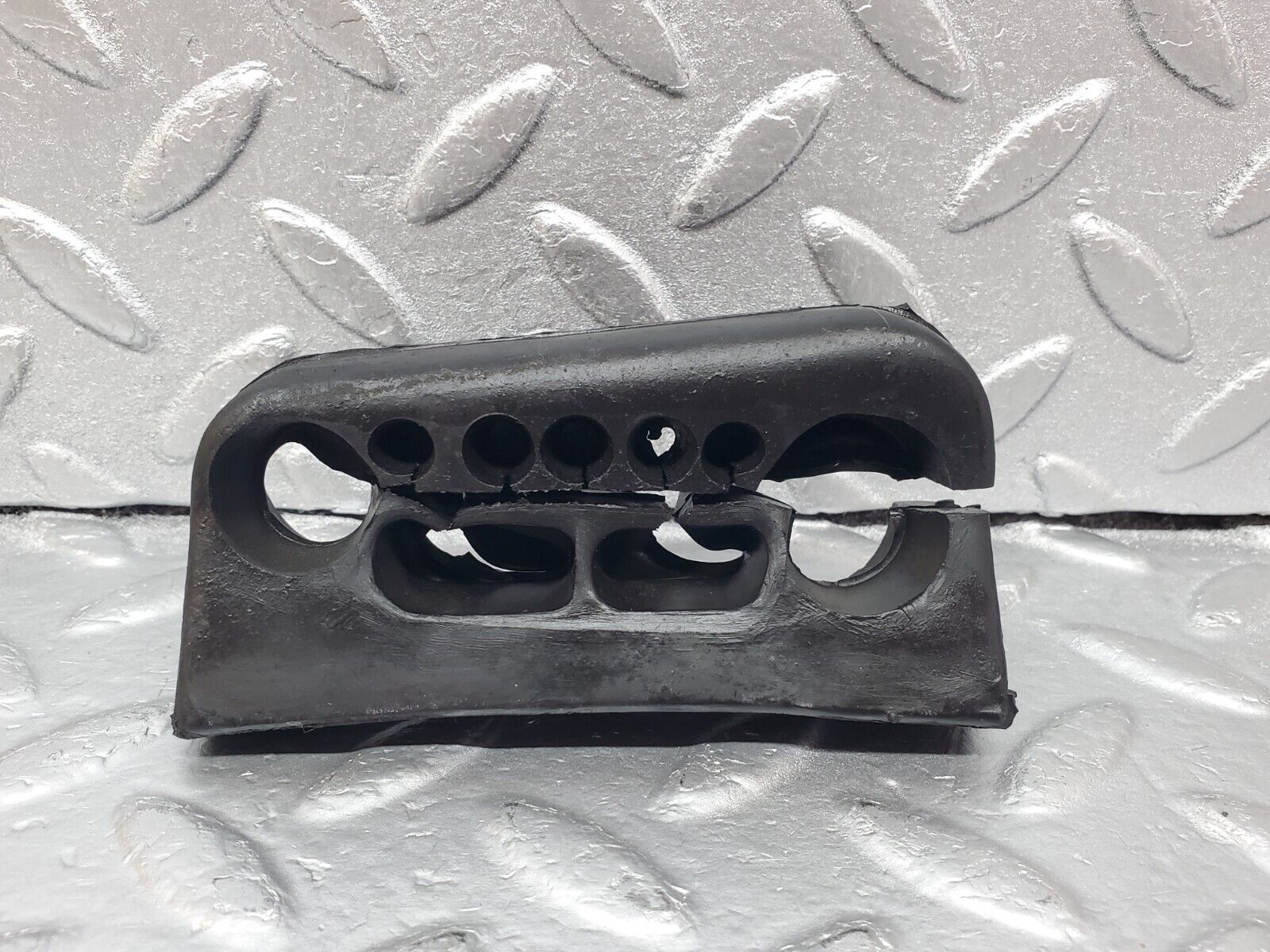 45726 Mercedes-Benz W126 420SE Firewall Grommet Left Side 1269972081