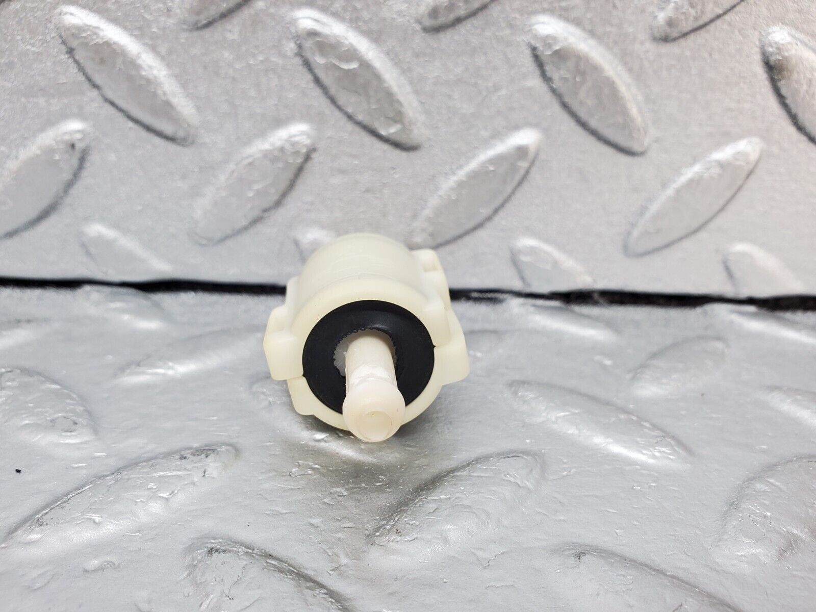 44942 Mercedes-Benz R129 300SL Coupe Windscreen Washer Fluid Distributor