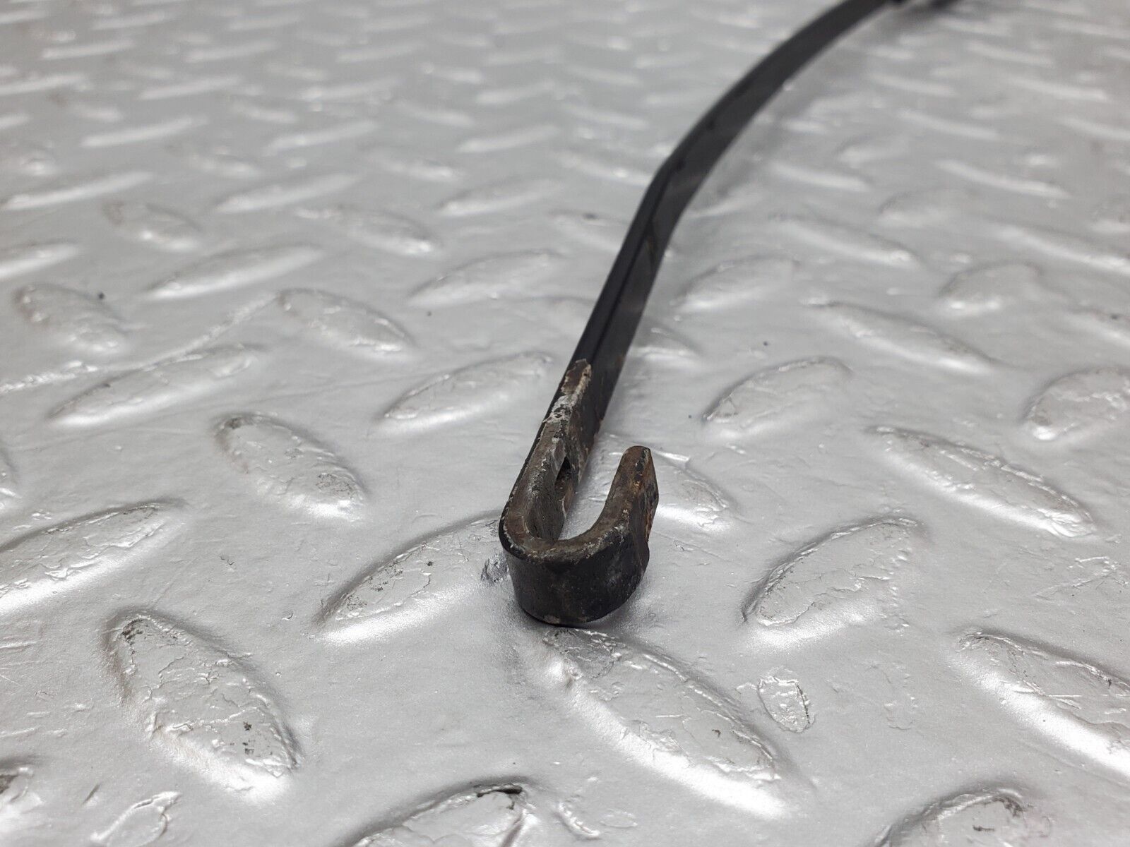 45857 Mercedes-Benz W126 420SE Windscreen Wiper Arm Bosch Right Side