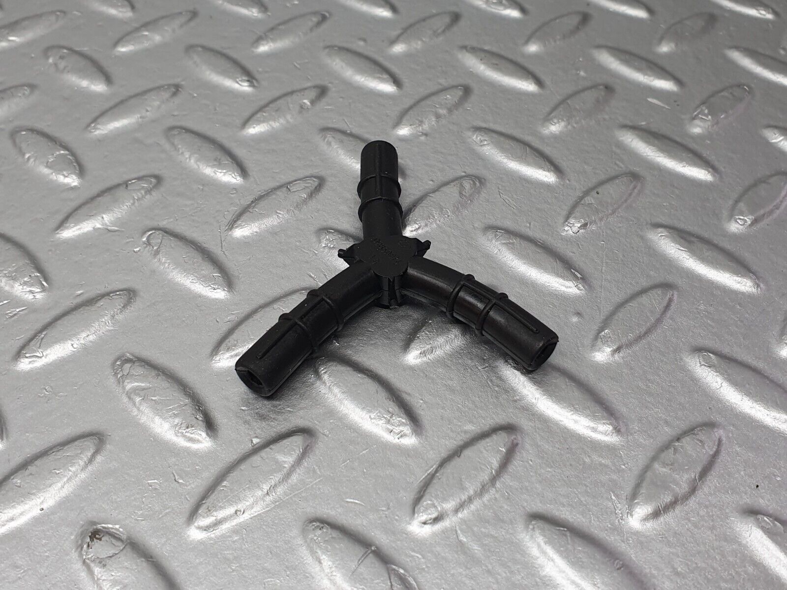 41731 Mercedes-Benz W124 200E Vacuum Pipe Set For Carburettor 1170780145