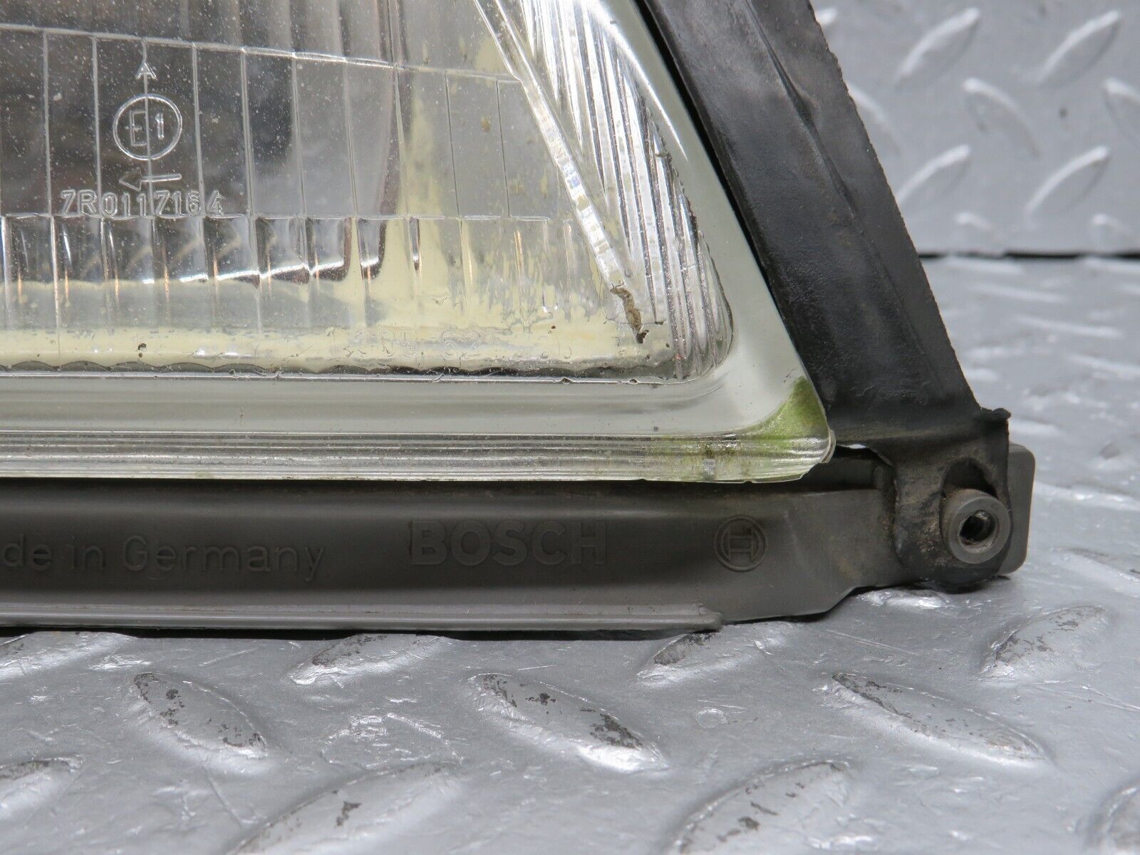 39629 Mercedes-Benz R129 320SL Headlight Bosch Right 0301090702 1298203861