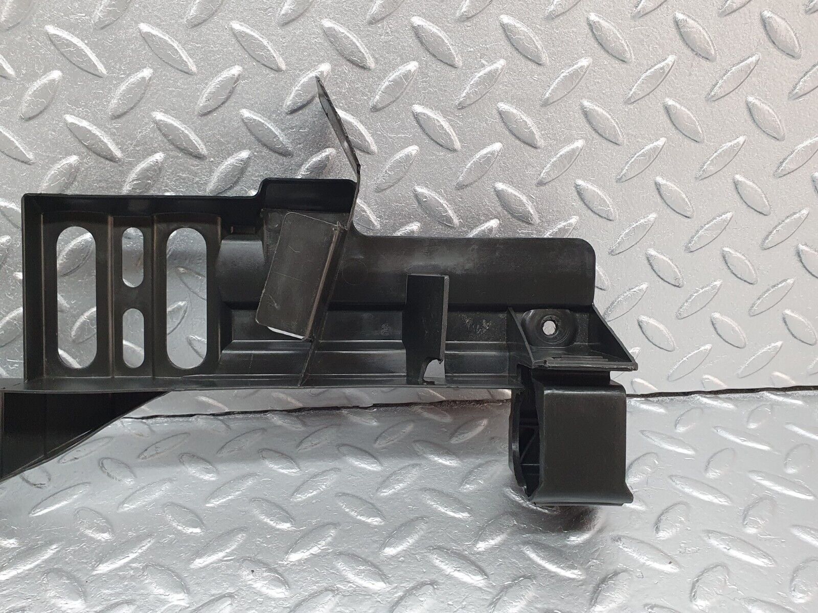 41737 Mercedes-Benz W202 C200 Car Jack Holder Cover 2028990414