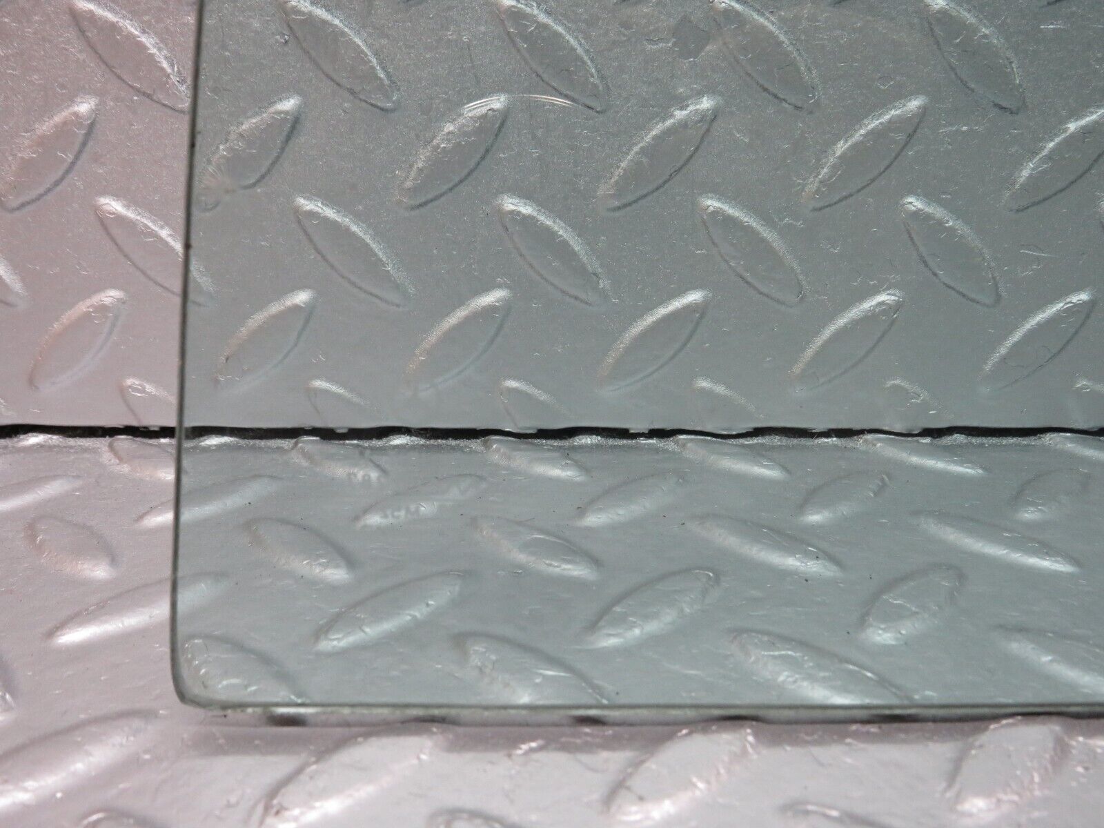 40156 Mercedes-Benz R107 350SL Hardtop Quarter Window Glass Right Side