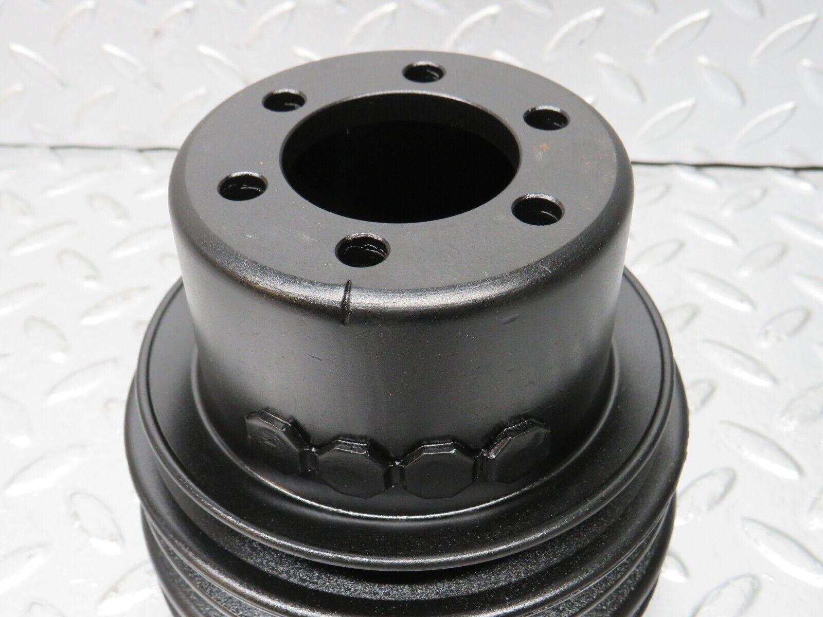 33075 Mercedes-Benz C107 R107 350 V8 Crankshaft Pulley