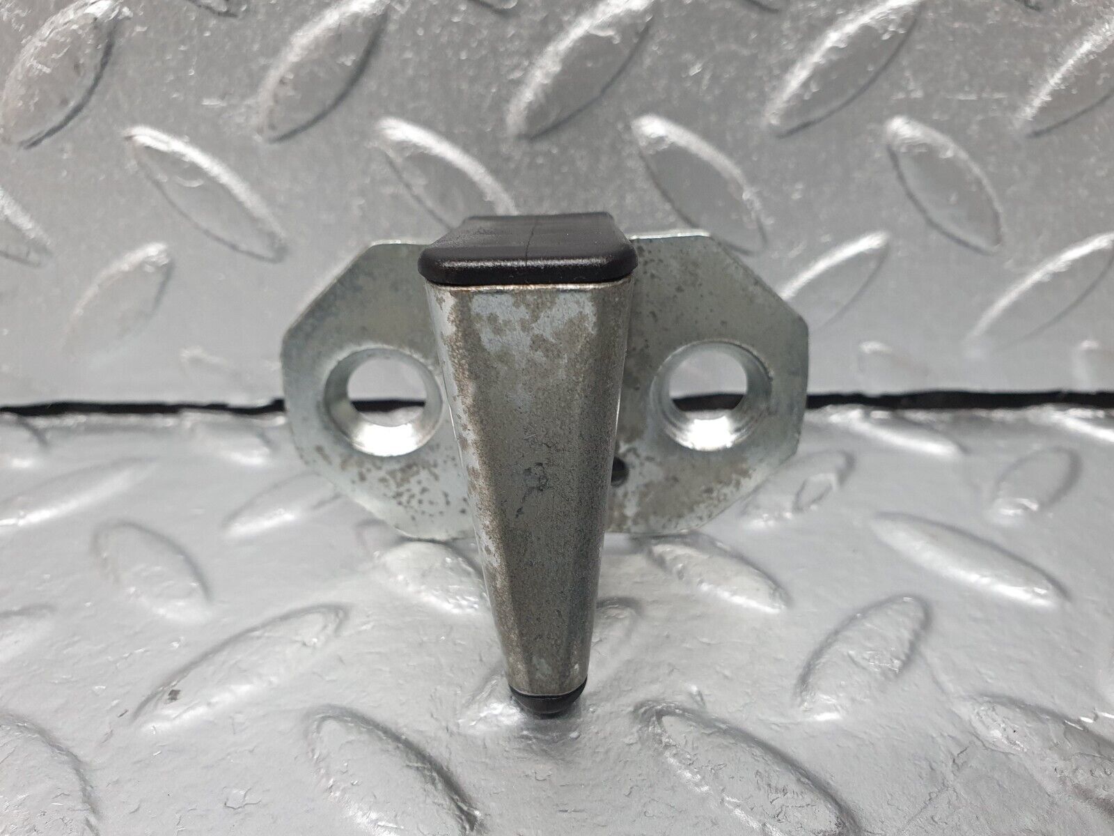 41952 Mercedes-Benz W202 C200 Door Lock Latch