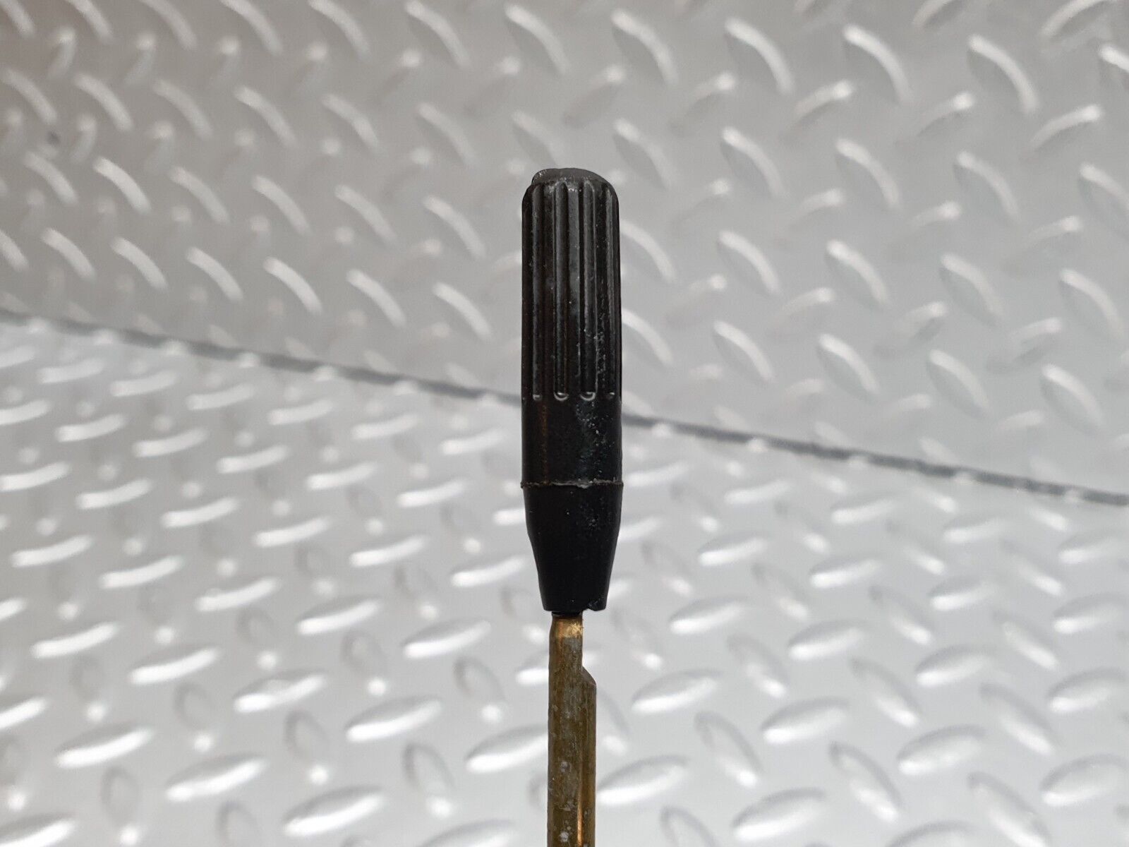 42102 Mercedes-Benz W202 C200 Front Door Lock Knob Pair