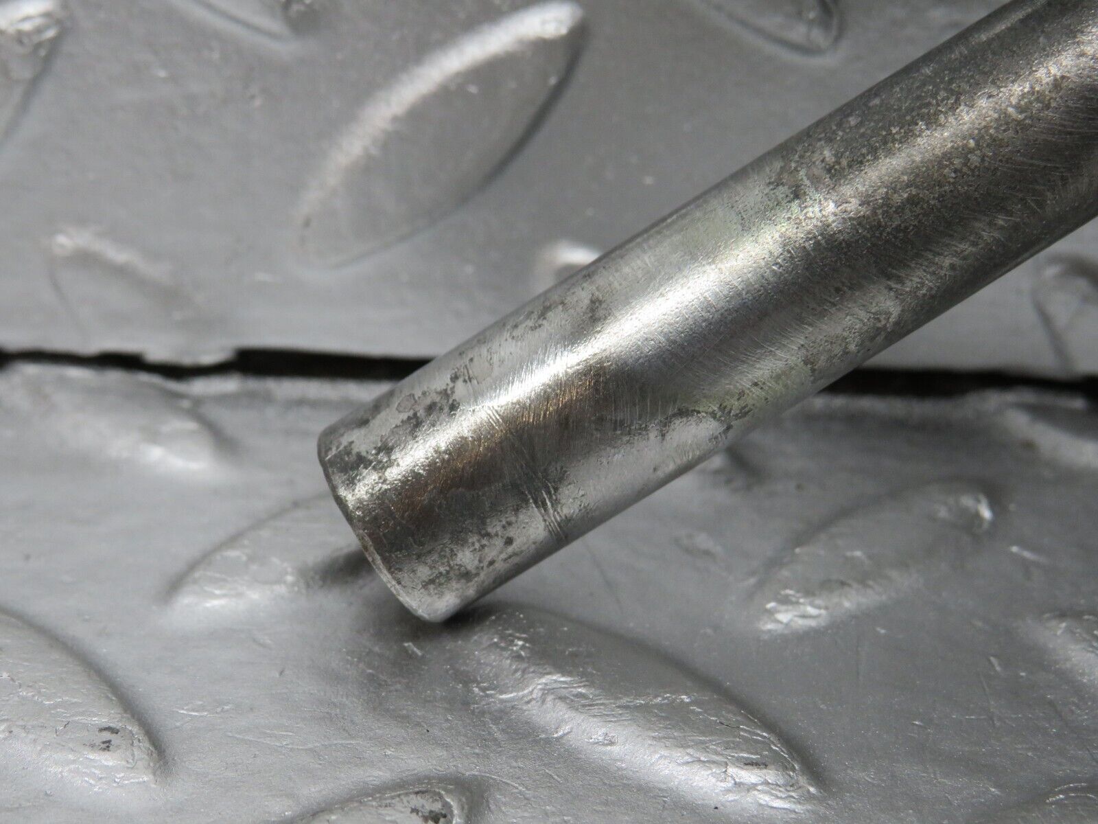 33072 Mercedes-Benz C107 R107 350 V8 Air Intake Pipe