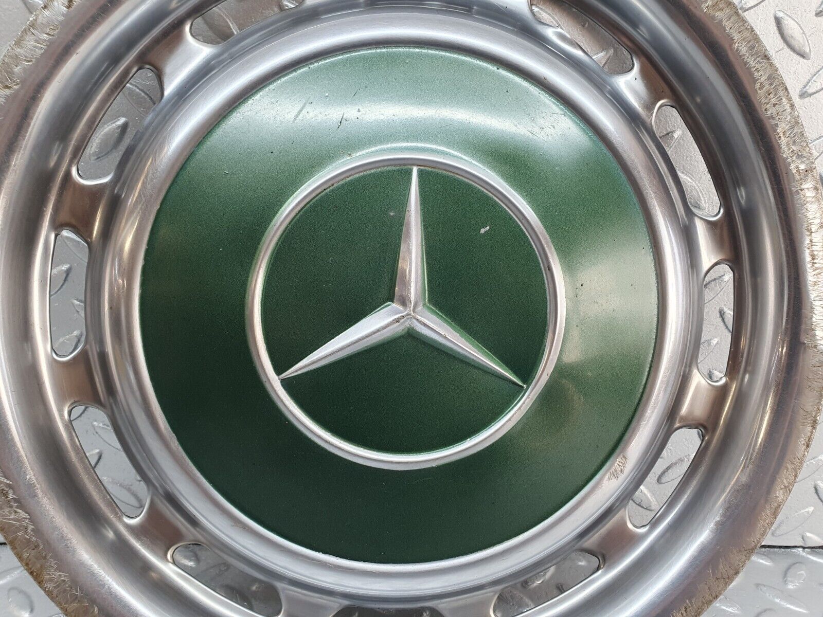 43229 Mercedes-Benz W108 280SE Wheel Hub Cap 14''