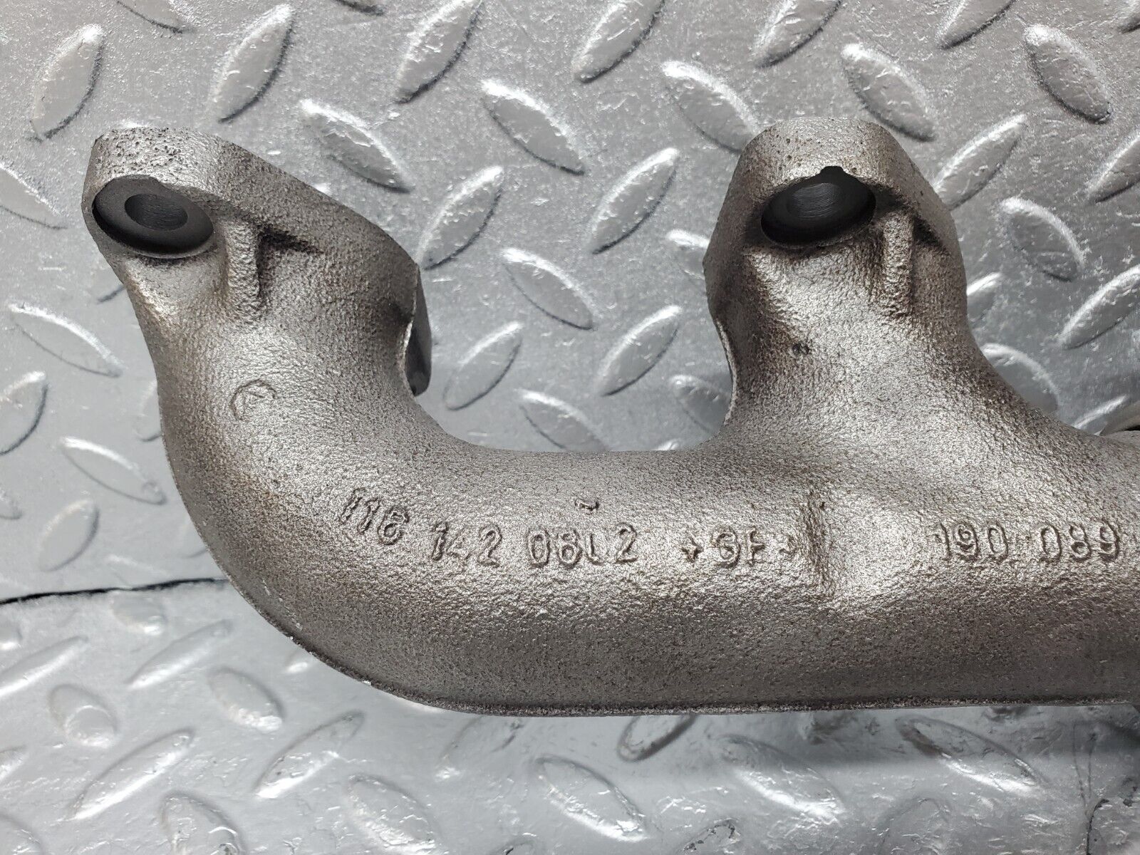 45918 Mercedes-Benz W126 420SE Exhaust Manifold Right 1161422402 1161420602