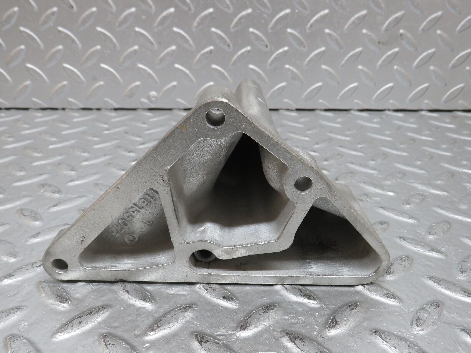 32851 Mercedes-Benz C107 R107 350 V8 Alternator Generator Bracket 1161550735