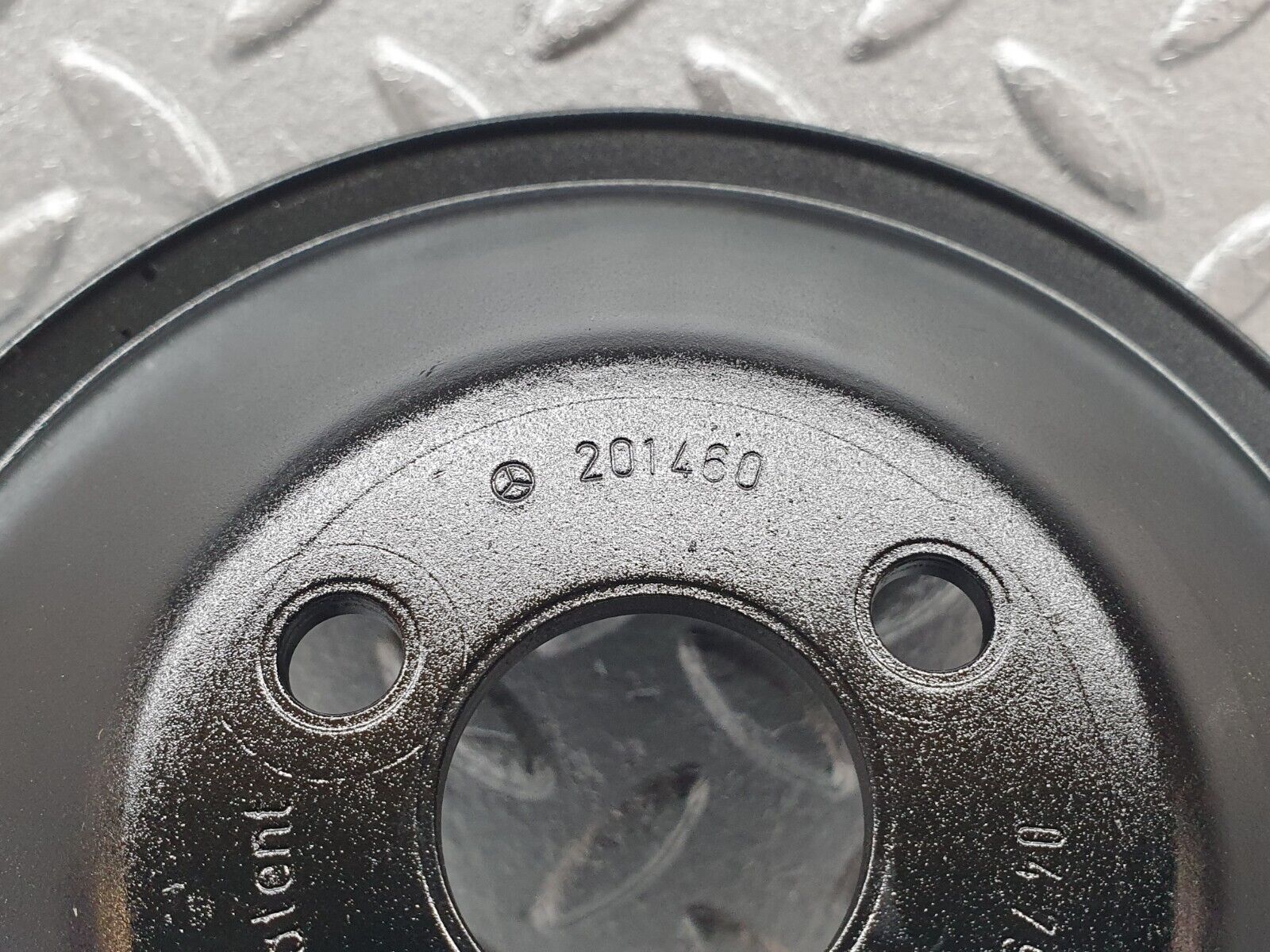 42822 Mercedes-Benz W201 190 2.0L Power Steering Pump Pulley 2014600479